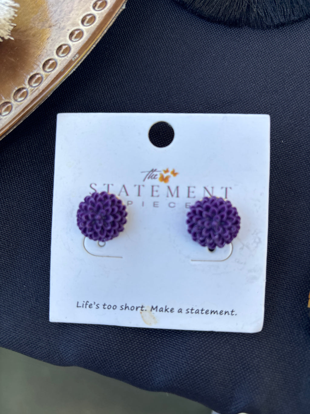 Flower stud earrings